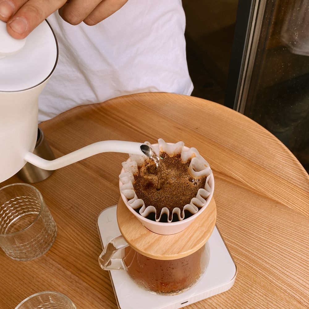 一杯ずつハンドドリップで淹れるコーヒー